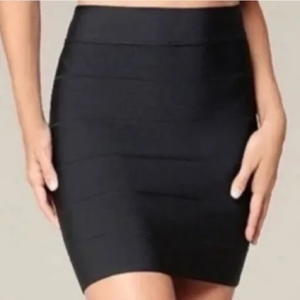 bebe Classic Black Pencil Skirt
